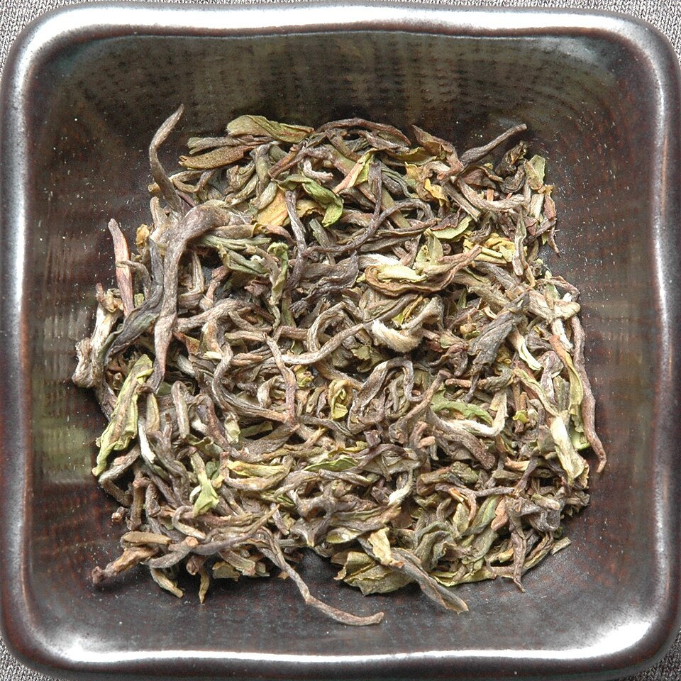 File:Darjeeling-tea-first-flush-leaf-dry.jpg